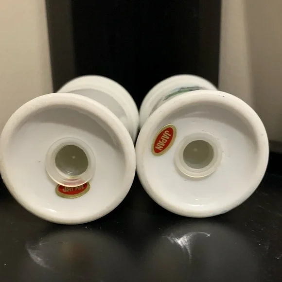 Vintage Porcelain Disney World Salt & Pepper Shakers - Picture 4 of 4